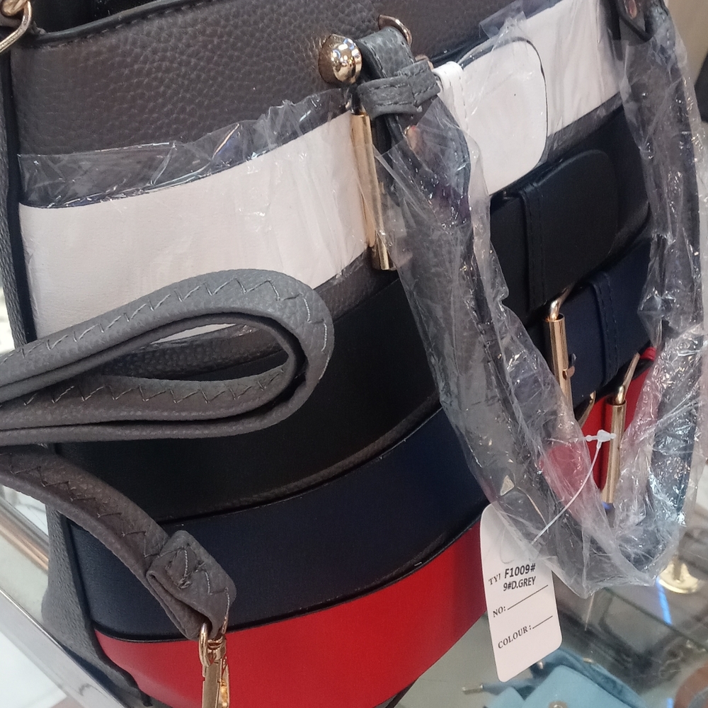 Handbag famous design - Picture 2 of 3